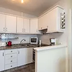 Comodoro 6 - One Bed لوس كريستيانوس