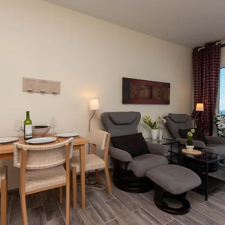 Comodoro 6 - One Bed Apartamento Los Cristianos (Tenerife)